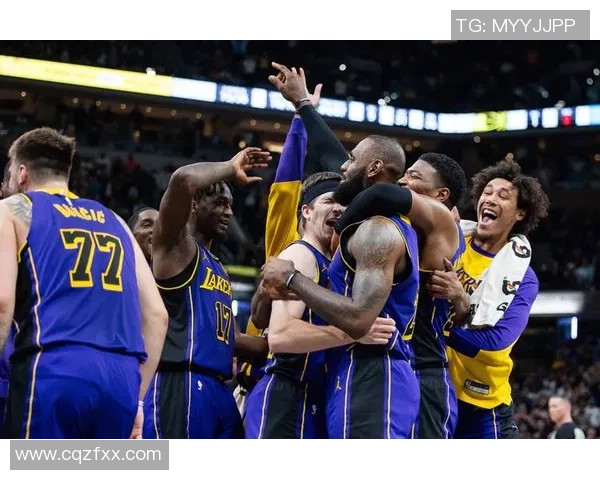 TA：NBA正向包含湖人在内的多支球队索要手机，以打开赌博查询